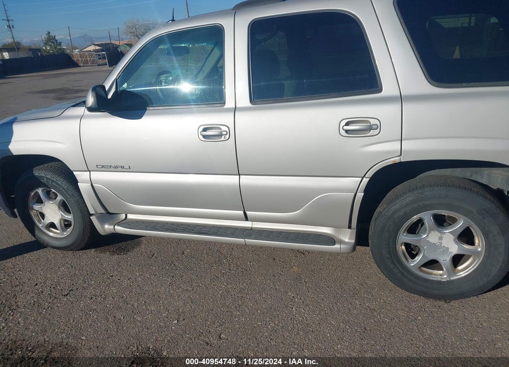 2005 GMC YUKON DENALI VIN: 1GKEK63U65J217754