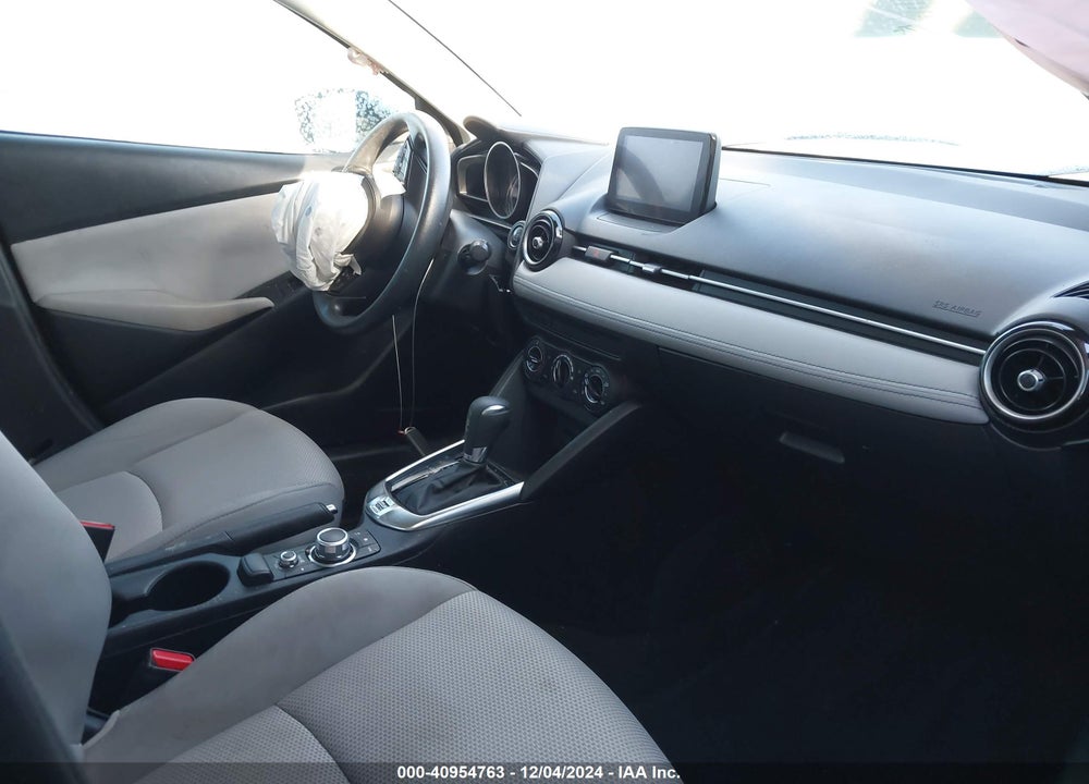 2020 TOYOTA YARIS LE VIN: 3MYDLBYV2LY717158