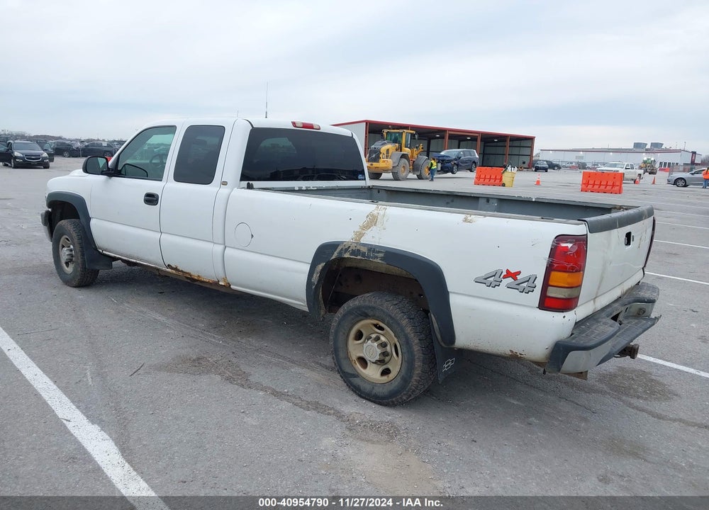 2002 CHEVROLET SILVERADO 2500HD VIN: 1GCHK29U02E162280