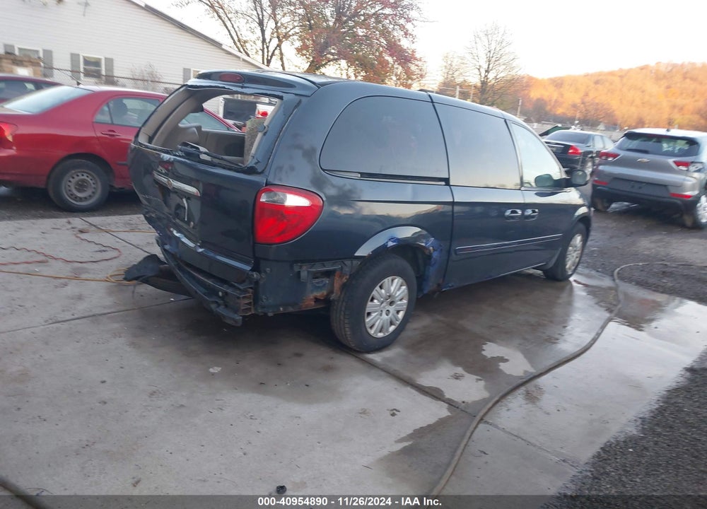 2007 CHRYSLER TOWN & COUNTRY LX VIN: 1A4GP44R27B189852