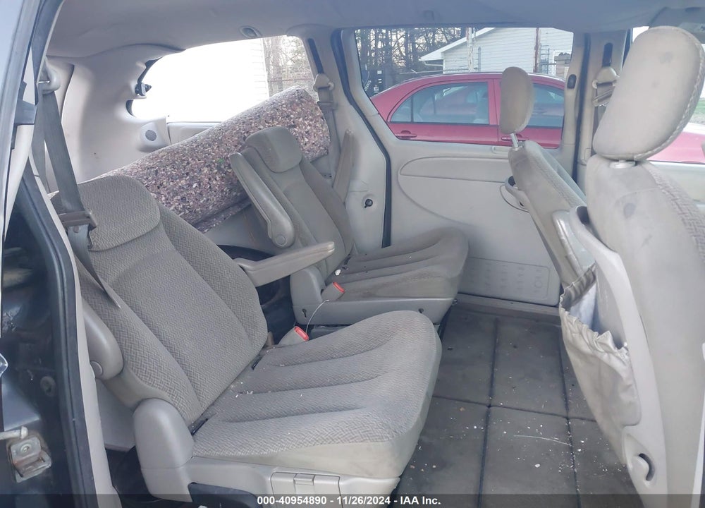 2007 CHRYSLER TOWN & COUNTRY LX VIN: 1A4GP44R27B189852
