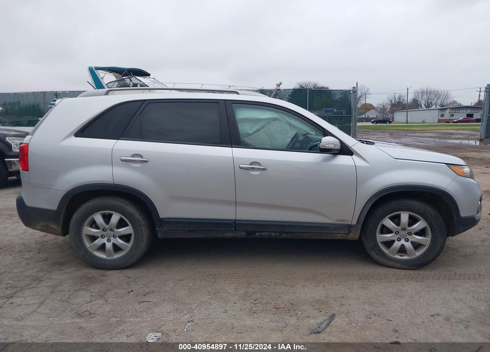 2012 KIA SORENTO LX VIN: 5XYKTDA67CG224911