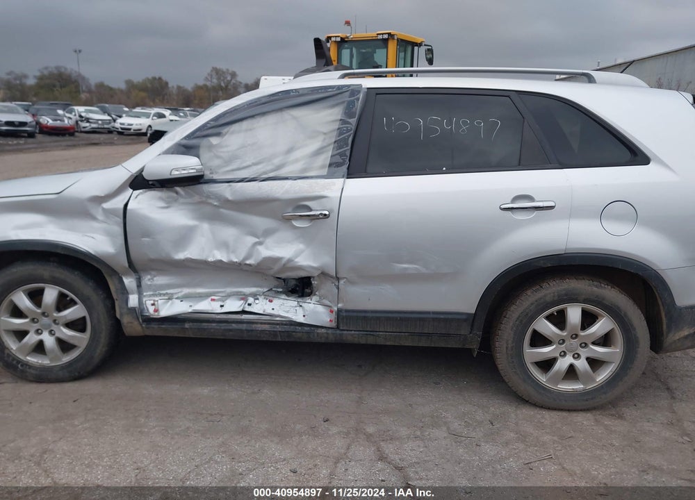 2012 KIA SORENTO LX VIN: 5XYKTDA67CG224911