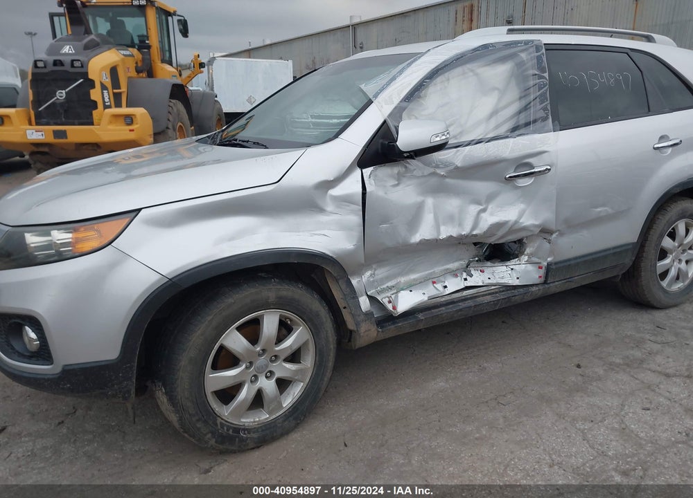 2012 KIA SORENTO LX VIN: 5XYKTDA67CG224911
