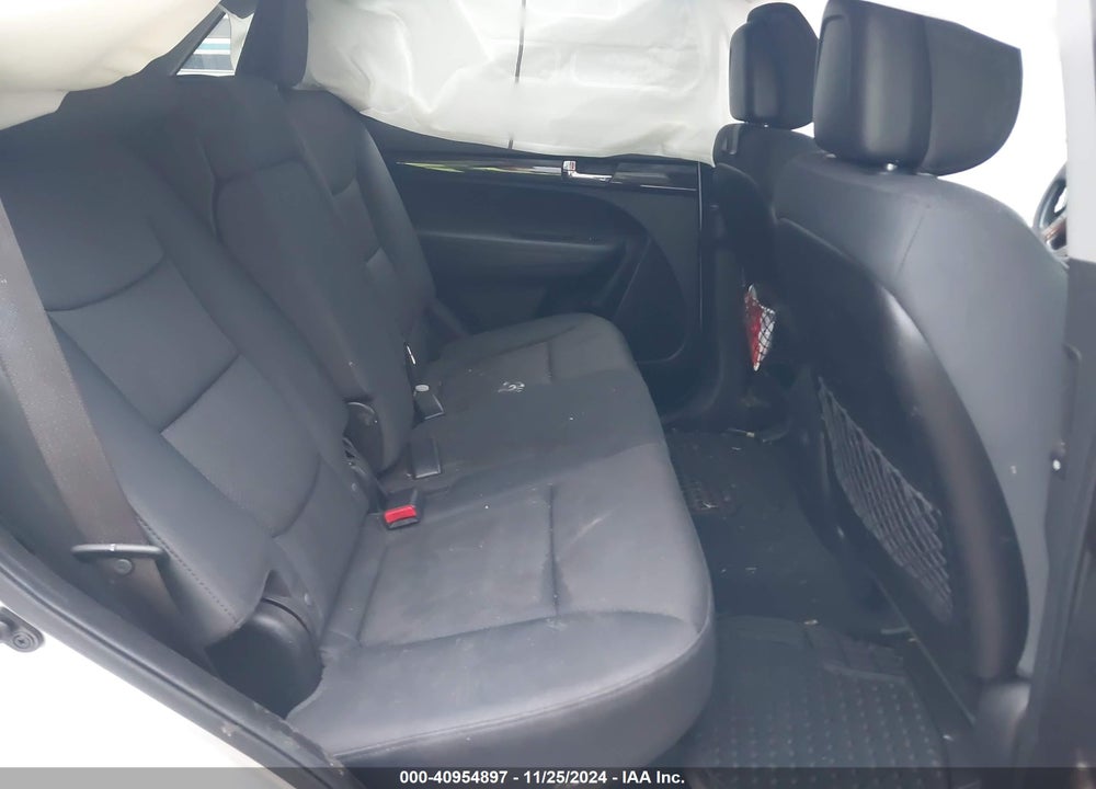2012 KIA SORENTO LX VIN: 5XYKTDA67CG224911