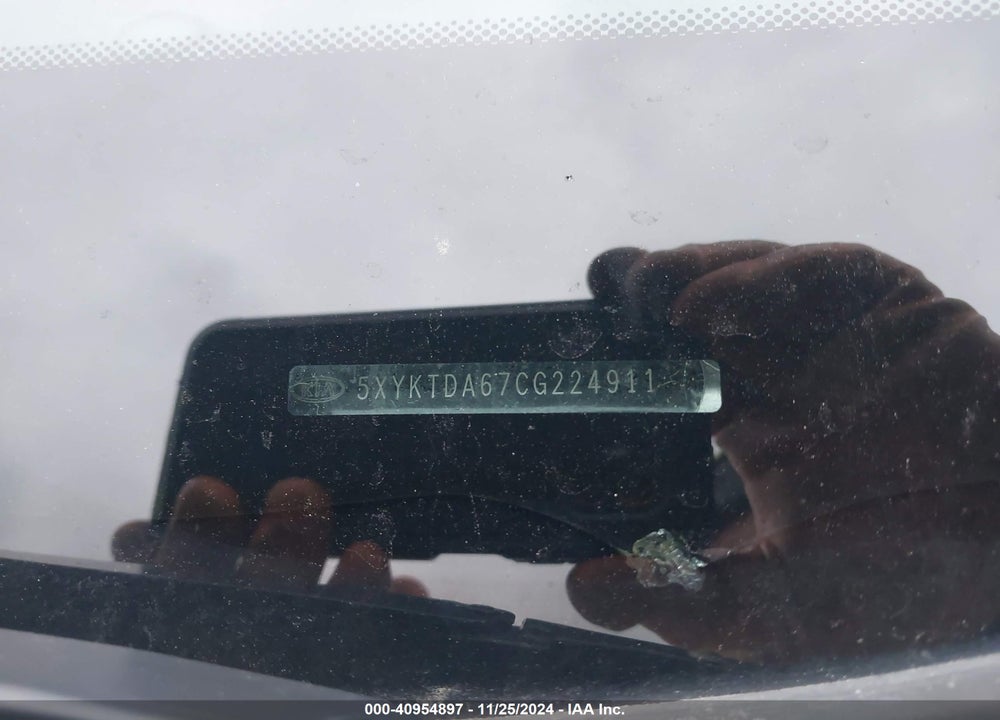 2012 KIA SORENTO LX VIN: 5XYKTDA67CG224911