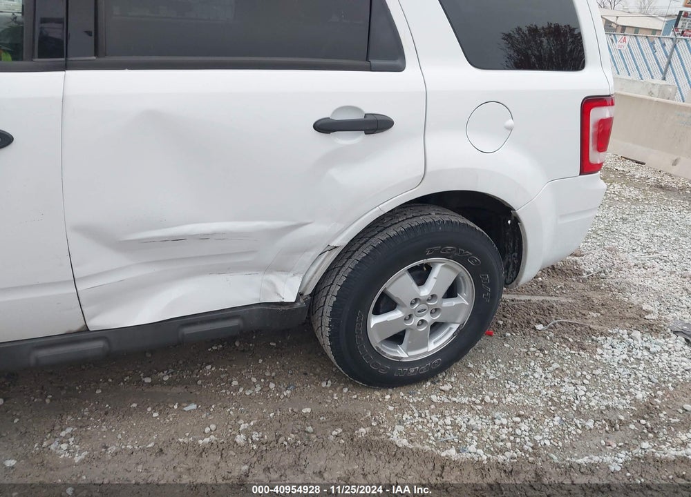 2009 FORD ESCAPE XLT VIN: 1FMCU93G39KC84851