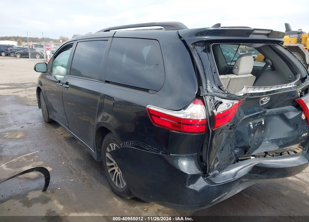 2018 TOYOTA SIENNA XLE 8 PASSENGER VIN: 5TDYZ3DCXJS937855