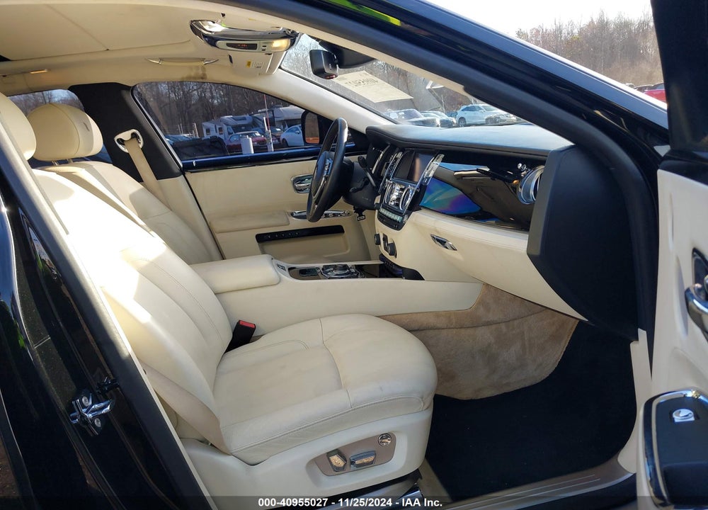 2010 ROLLS-ROYCE GHOST VIN: SCA664S55AUX48642