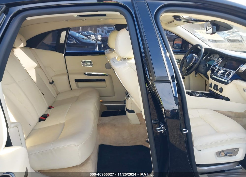 2010 ROLLS-ROYCE GHOST VIN: SCA664S55AUX48642
