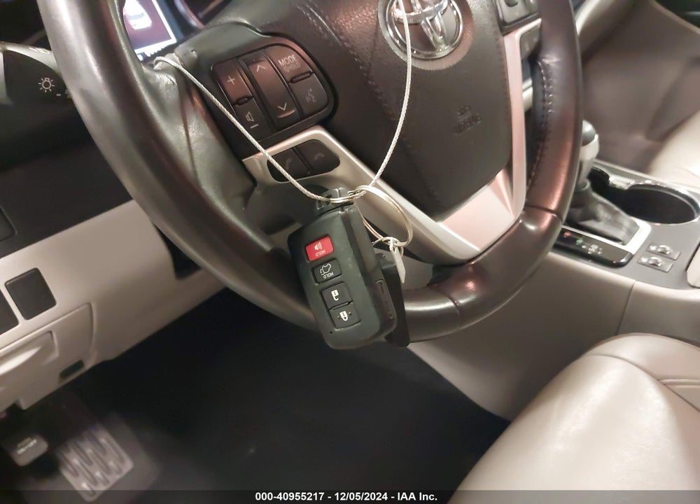 2017 TOYOTA HIGHLANDER XLE VIN: 5TDJZRFH0HS473935