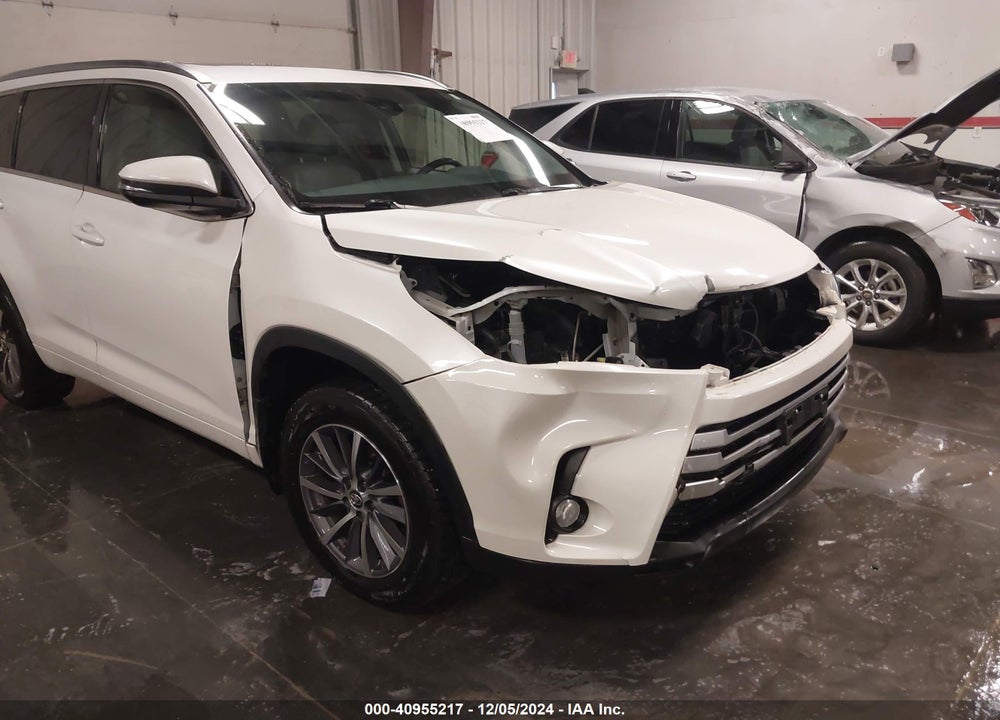 2017 TOYOTA HIGHLANDER XLE VIN: 5TDJZRFH0HS473935
