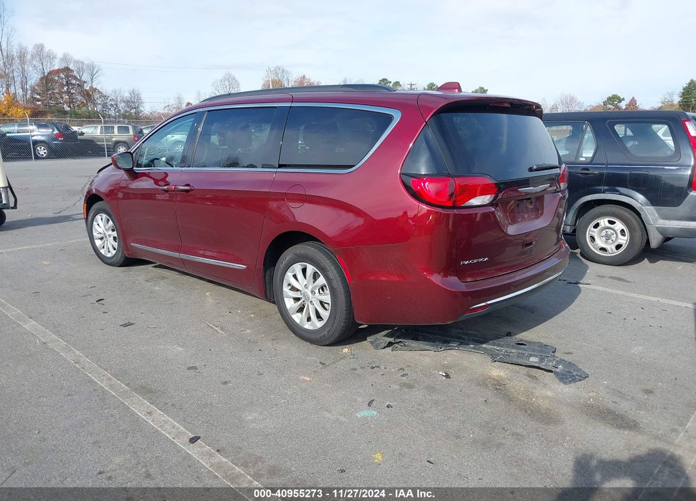 2017 CHRYSLER PACIFICA TOURING L VIN: 2C4RC1BG6HR764807