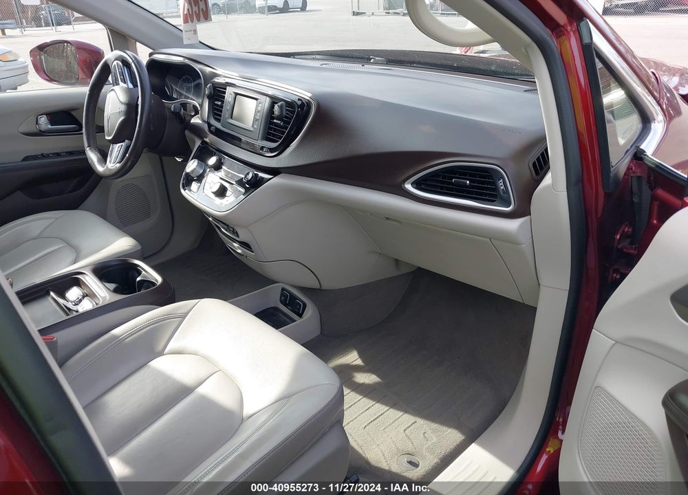 2017 CHRYSLER PACIFICA TOURING L VIN: 2C4RC1BG6HR764807