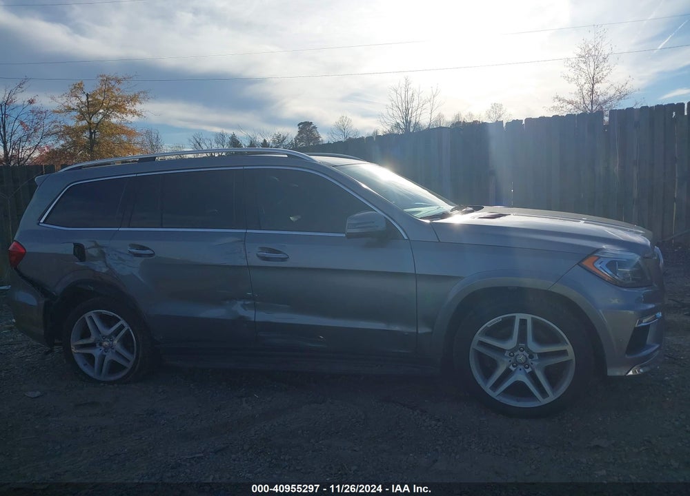 2015 MERCEDES-BENZ GL 550 4MATIC VIN: 4JGDF7DE3FA466339