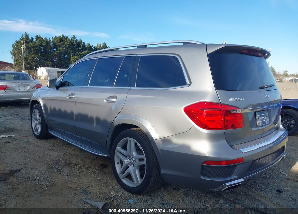 2015 MERCEDES-BENZ GL 550 4MATIC VIN: 4JGDF7DE3FA466339