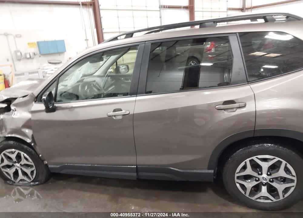 2023 SUBARU FORESTER PREMIUM VIN: JF2SKAEC1PH547190