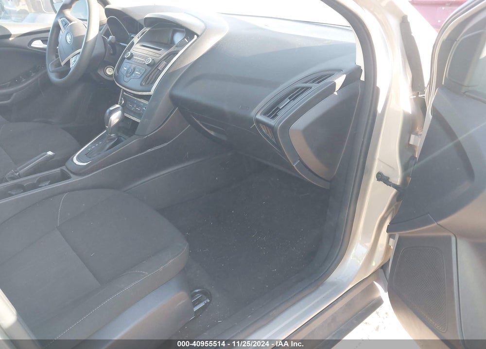 2015 FORD FOCUS SE VIN: 1FADP3F2XFL238118