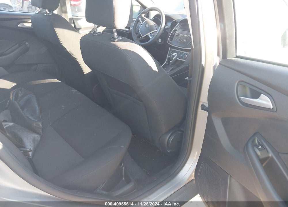 2015 FORD FOCUS SE VIN: 1FADP3F2XFL238118