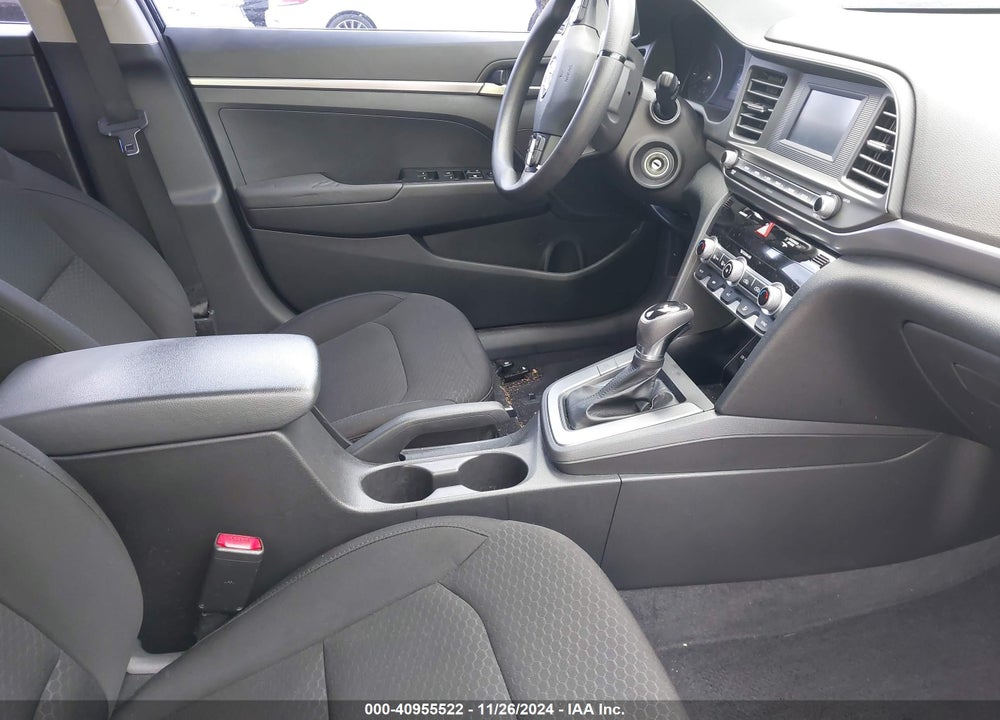 2020 HYUNDAI ELANTRA SE VIN: 5NPD74LF0LH560936