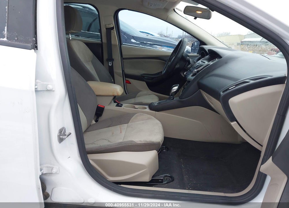 2014 FORD FOCUS SE VIN: 1FADP3F27EL185537
