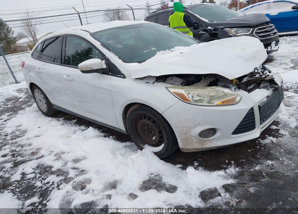 2014 FORD FOCUS SE VIN: 1FADP3F27EL185537