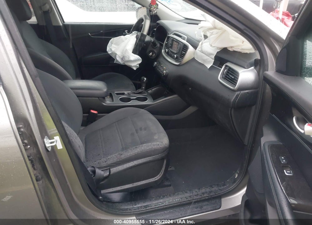 2017 KIA SORENTO 3.3L LX VIN: 5XYPGDA51HG313219