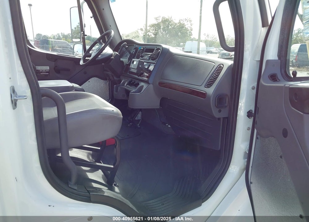 2013 FREIGHTLINER M2 106 MEDIUM DUTY VIN: 1FVACWDT1DHFH9657