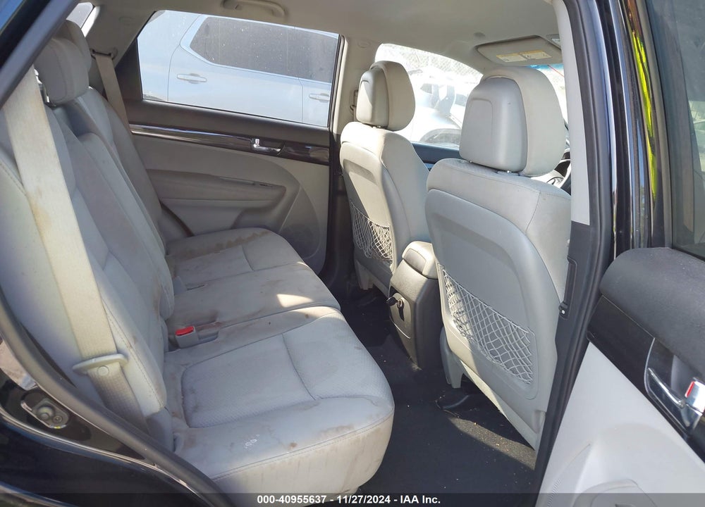 2013 KIA SORENTO LX VIN: 5XYKTCA60DG409605
