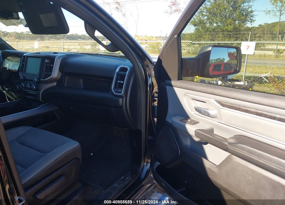2022 RAM 1500 VIN: 1C6RREFM8NN408221