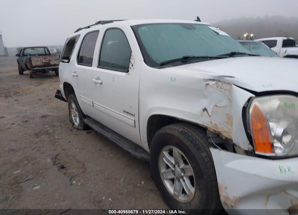 2013 GMC YUKON SLE VIN: 1GKS1AE07DR111140
