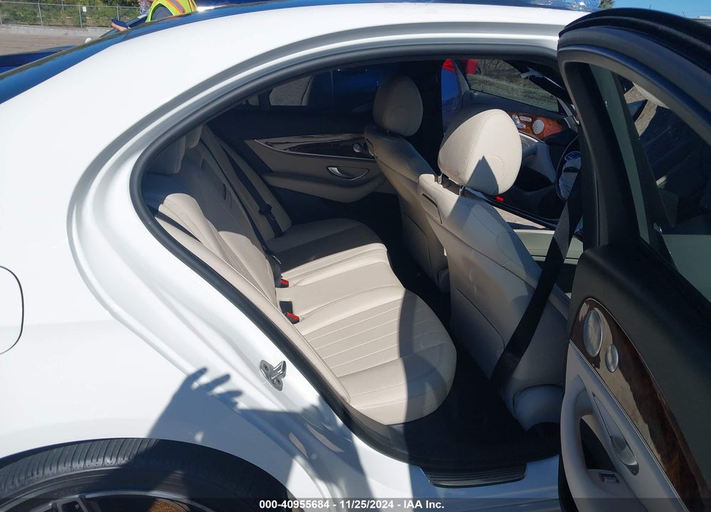 2019 MERCEDES-BENZ E 300 VIN: WDDZF4KB7KA489303