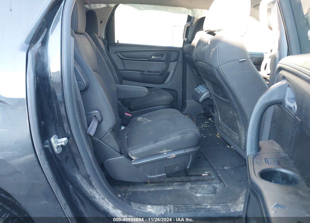 2013 GMC ACADIA SLE VIN: 1GKKRPKD4DJ233827