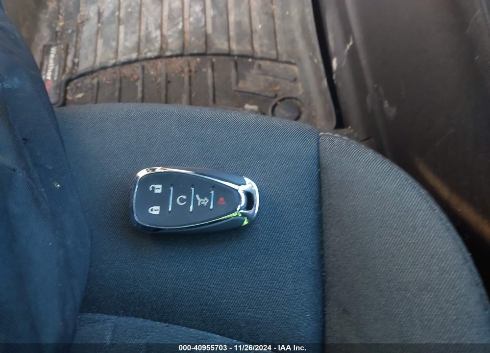 2018 CHEVROLET EQUINOX LT VIN: 2GNAXSEV4J6190241