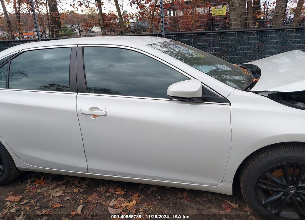 2015 TOYOTA CAMRY SE VIN: 4T1BF1FK5FU056082