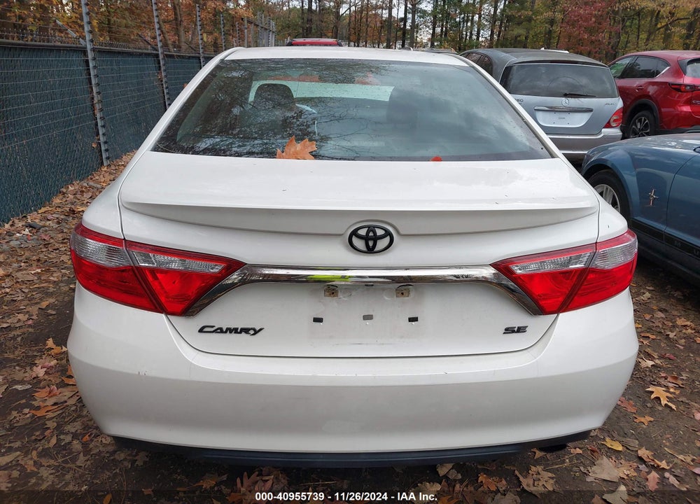 2015 TOYOTA CAMRY SE VIN: 4T1BF1FK5FU056082