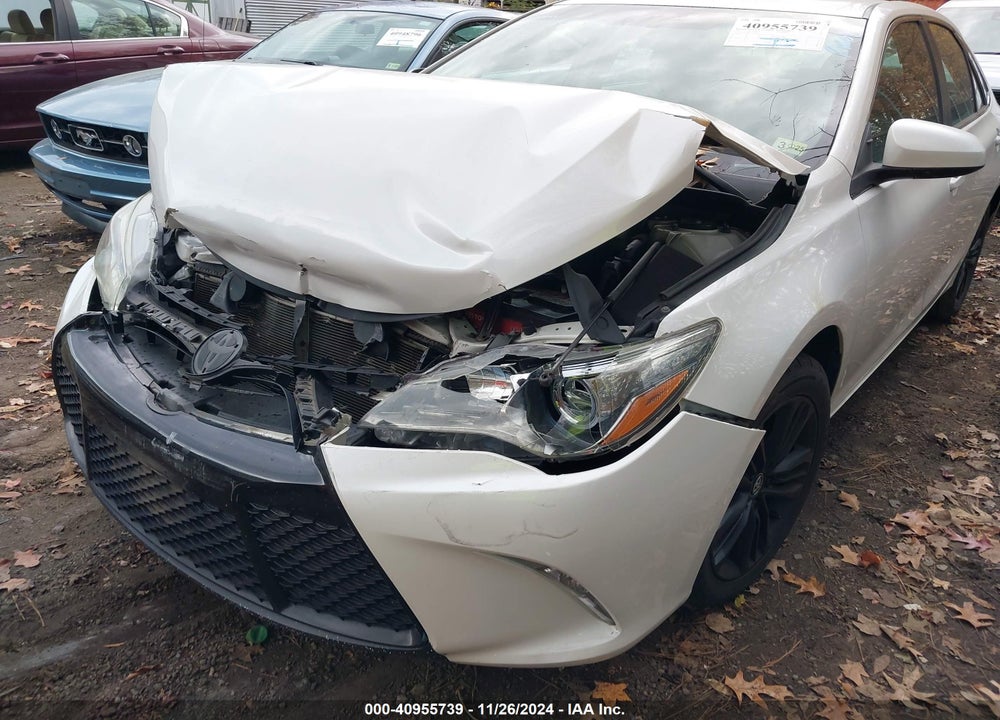 2015 TOYOTA CAMRY SE VIN: 4T1BF1FK5FU056082