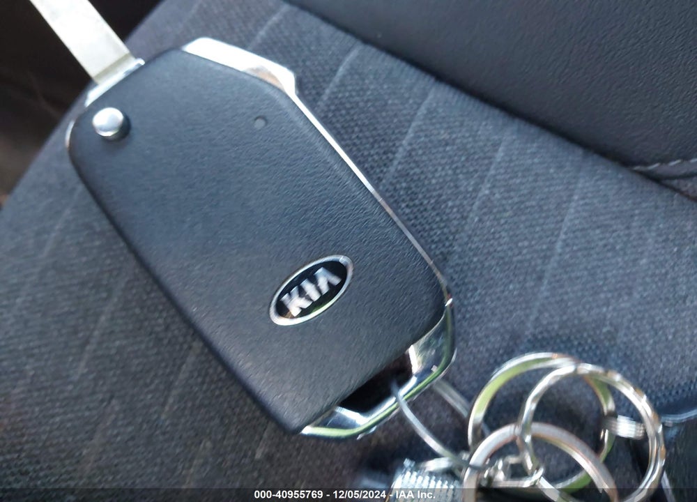 2021 KIA SELTOS S VIN: KNDEUCAA4M7055096