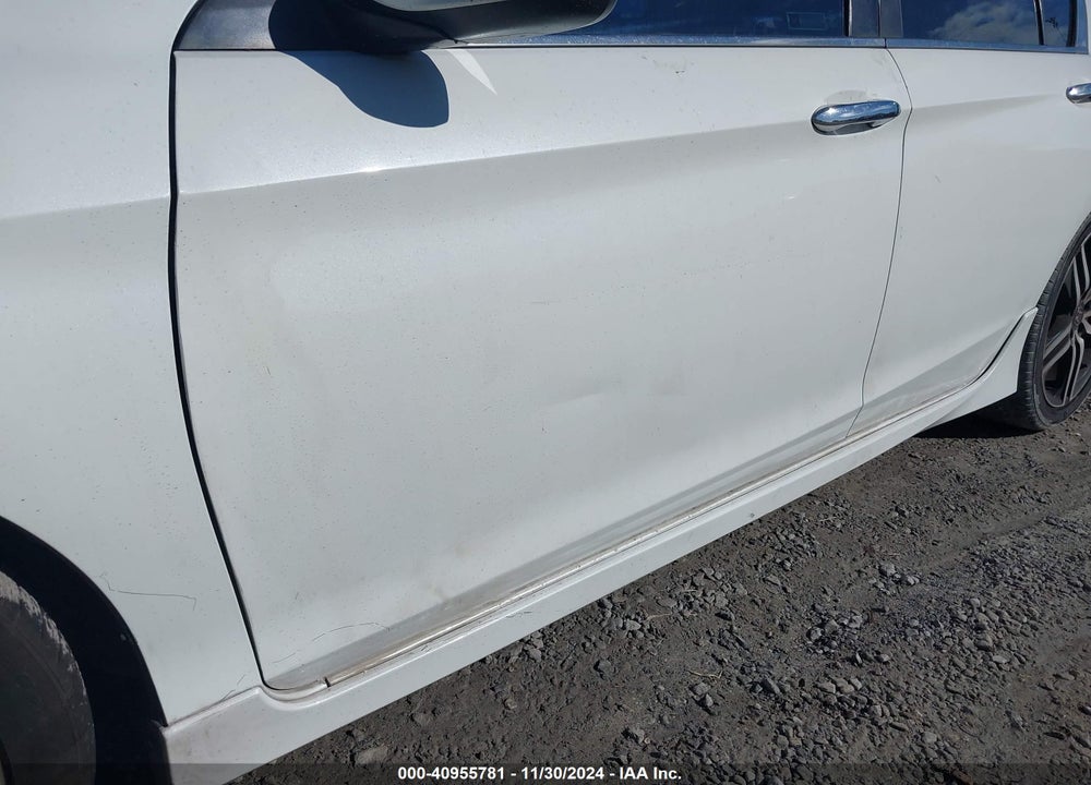 2017 HONDA ACCORD VIN: 1HGCR2F11HA189831