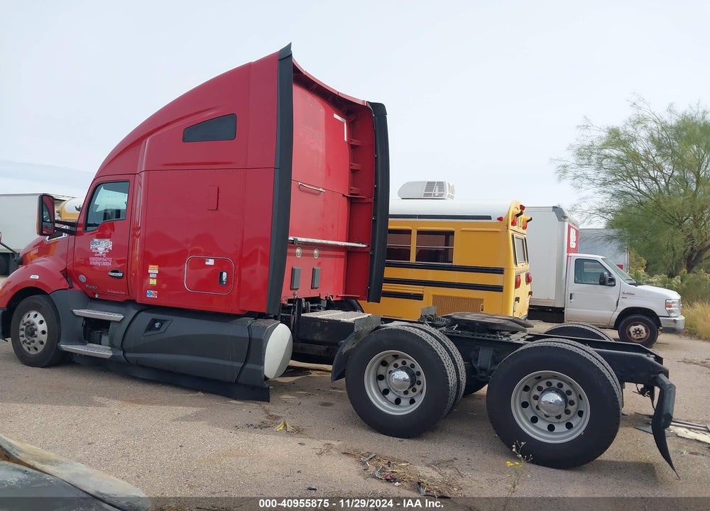 2017 KENWORTH T680 VIN: 1XKYDP9X3HJ138934