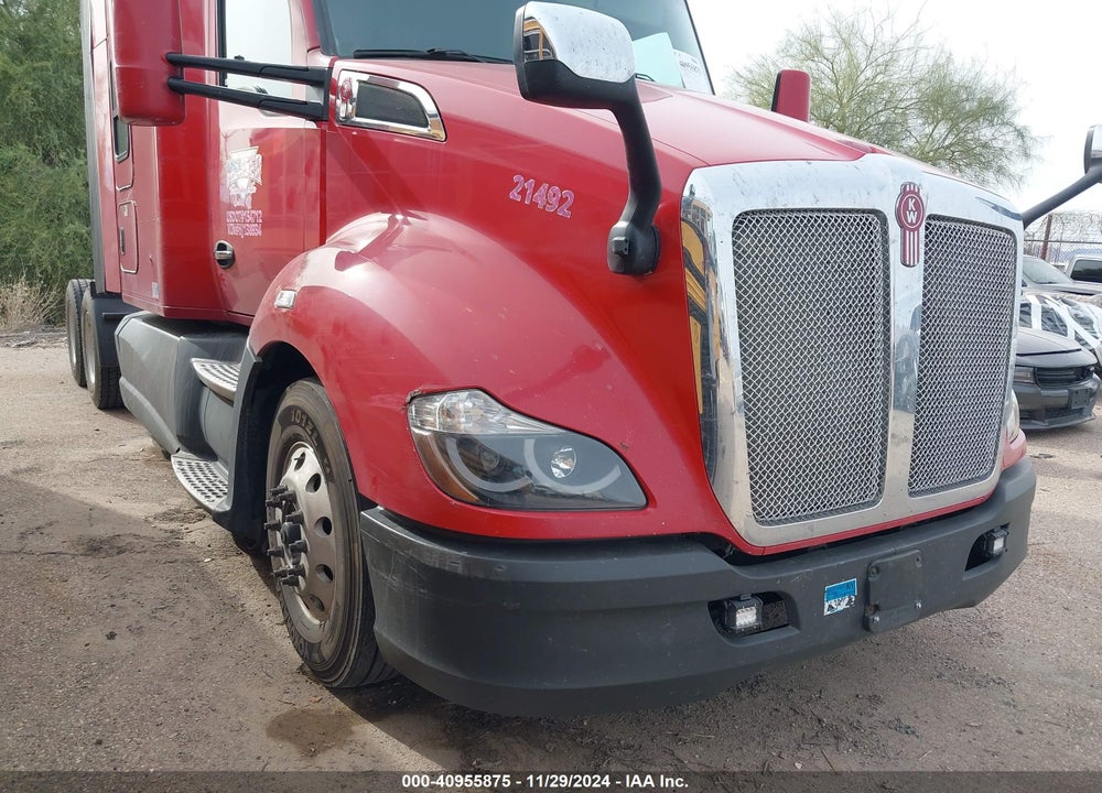 2017 KENWORTH T680 VIN: 1XKYDP9X3HJ138934