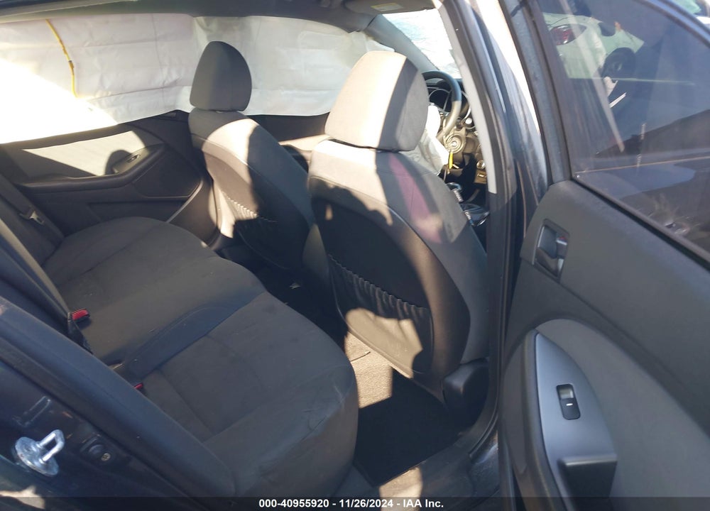 2015 KIA OPTIMA VIN: KNAGM4A76F5613027