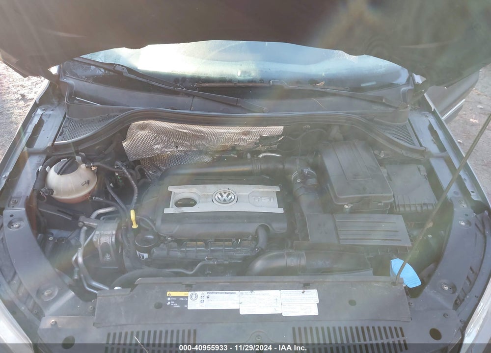 2015 VOLKSWAGEN TIGUAN SE VIN: WVGBV7AX4FW607275
