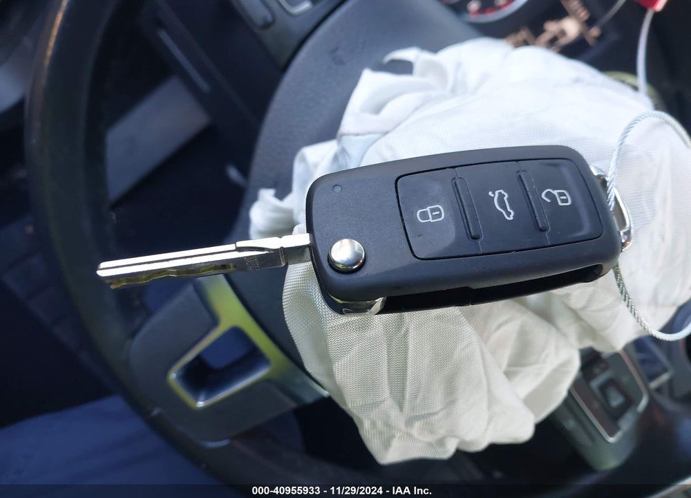 2015 VOLKSWAGEN TIGUAN SE VIN: WVGBV7AX4FW607275