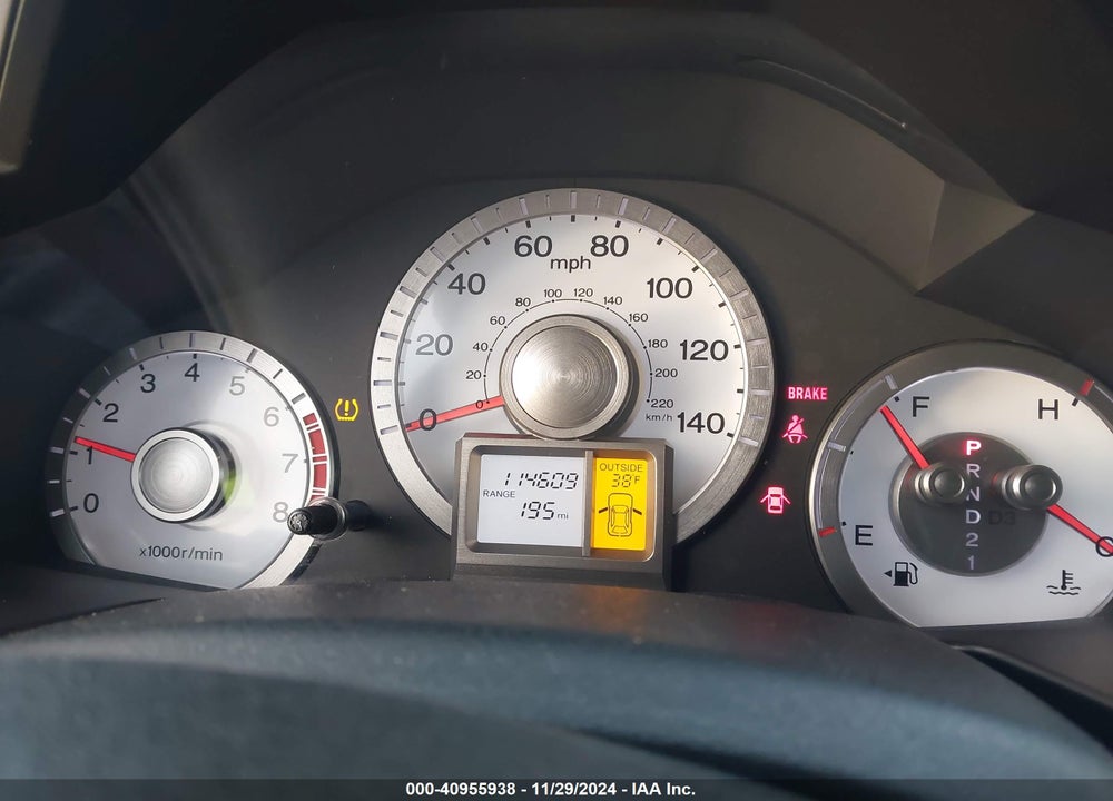 2011 HONDA PILOT EX-L VIN: 5FNYF4H51BB018570