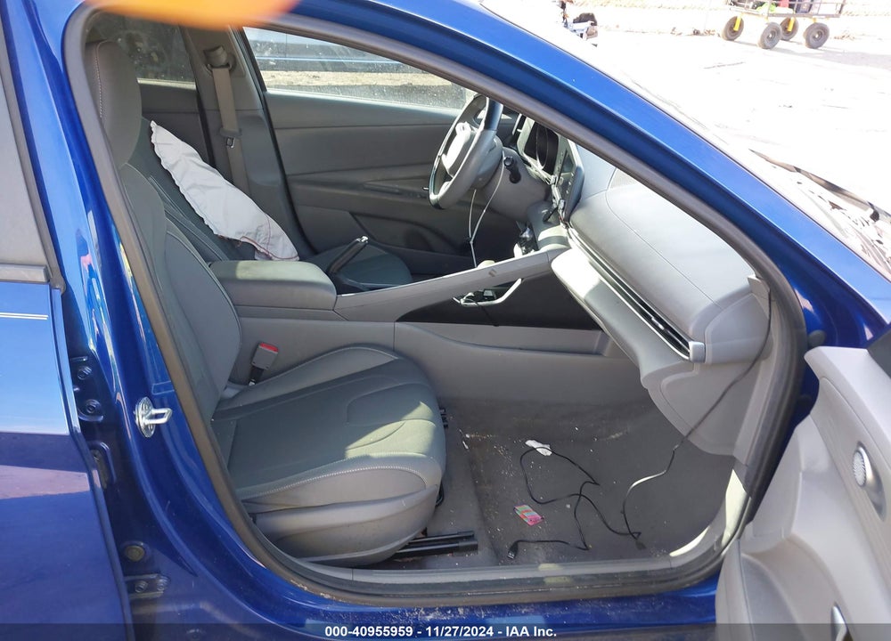 2022 HYUNDAI ELANTRA VIN: 5NPLM4AG9NH064066