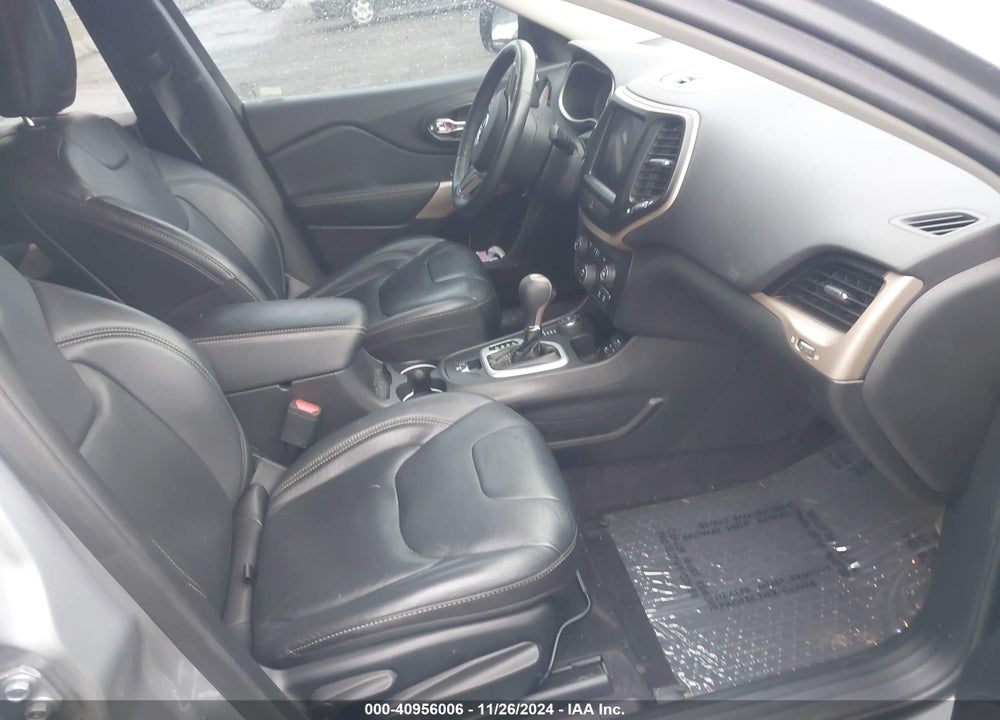 2017 JEEP CHEROKEE VIN: 1C4PJMCS7HW637640