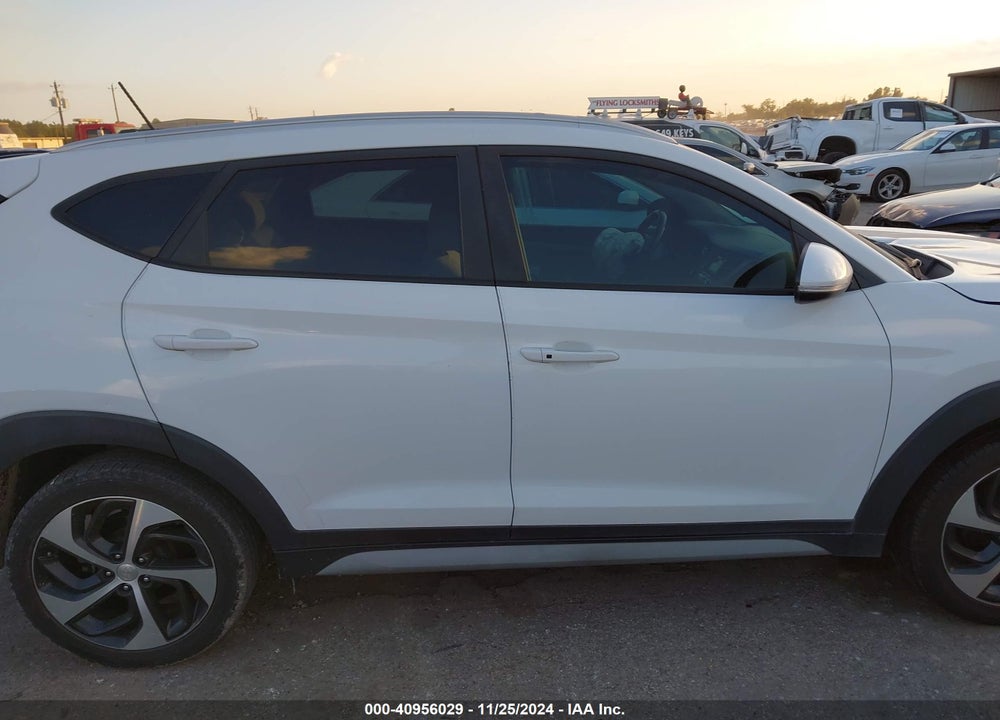 2017 HYUNDAI TUCSON SPORT VIN: KM8J33A24HU549004