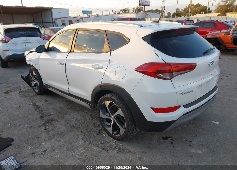 2017 HYUNDAI TUCSON SPORT VIN: KM8J33A24HU549004