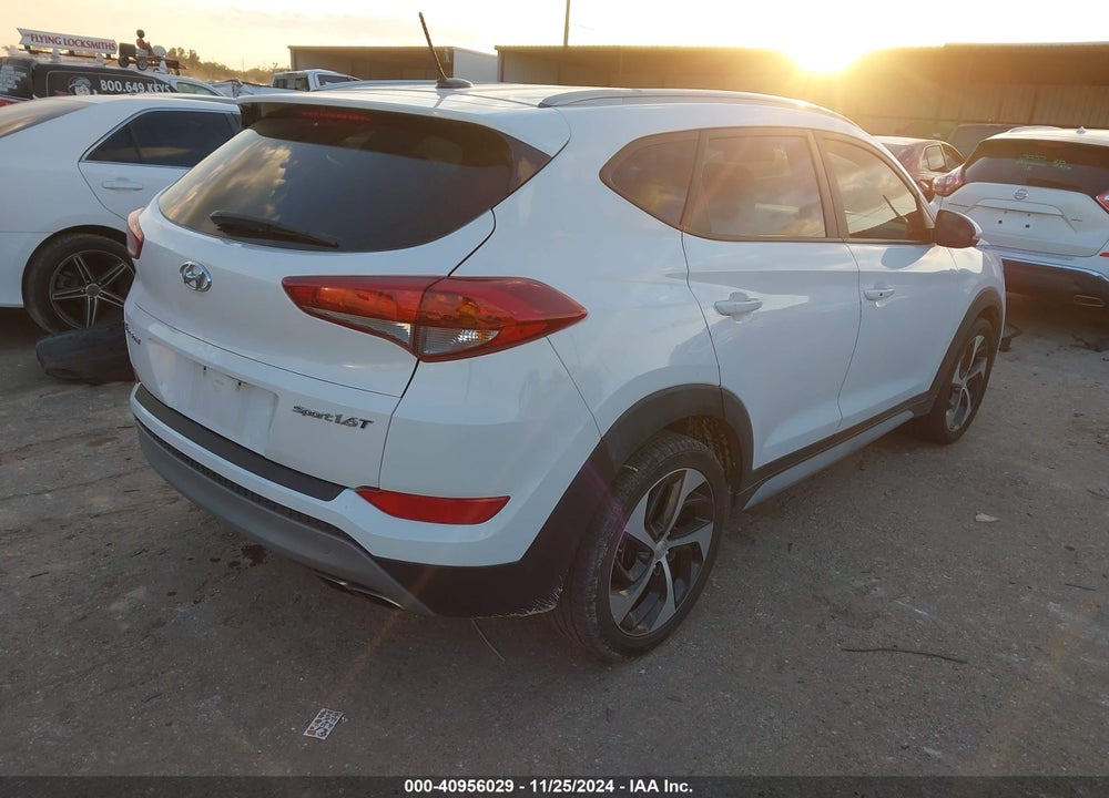 2017 HYUNDAI TUCSON SPORT VIN: KM8J33A24HU549004